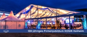 Beleuchtete Gala-Zeltlandschaft bei Nacht zum 100-jährigen Firmenjubiläum von KOSIK in Kelheim – Full-Service-Eventmanagement von Peter Schätzl, Ihrer Eventagentur für Niederbayern.